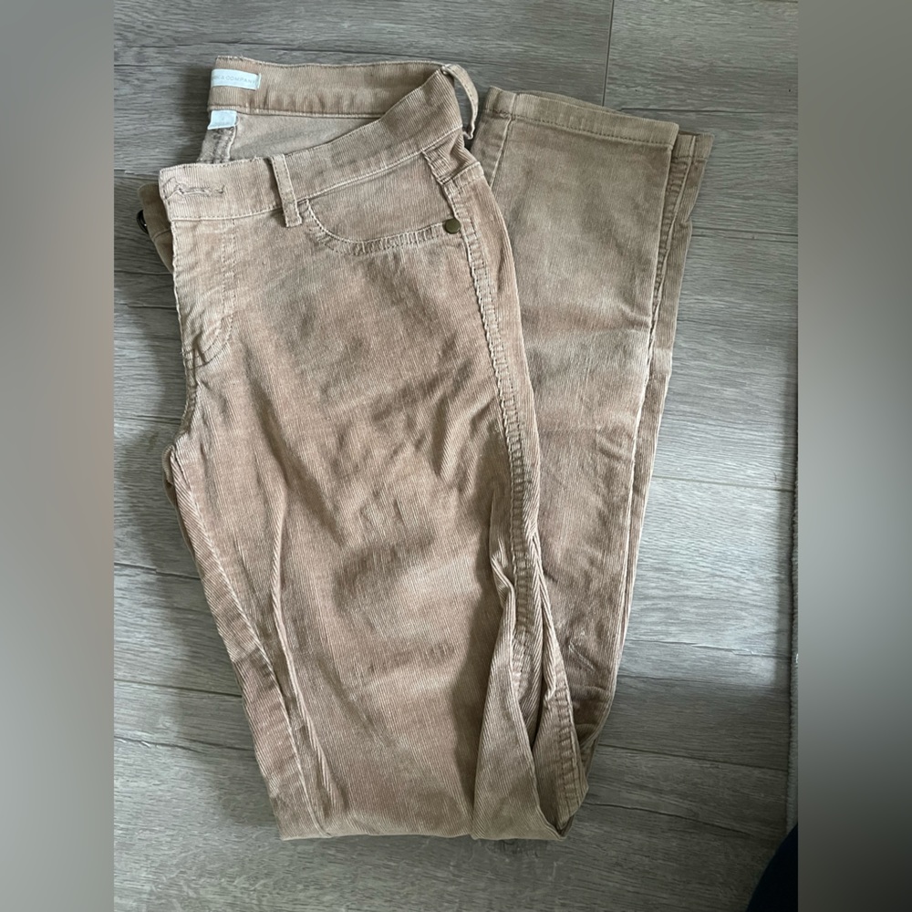 New York & Company Corduroy Pants. Tan. Size 0